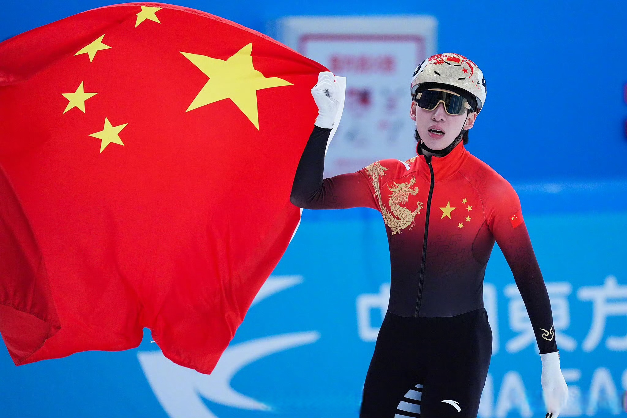 中国国家队庆祝胜利，向世界展示实力