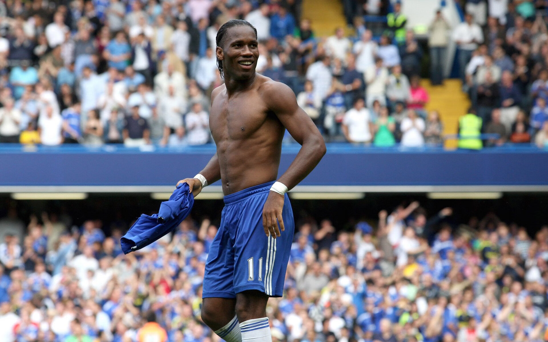 乌克兰险胜智利，阿圭罗惊艳四座，一场定义未来的友谊赛